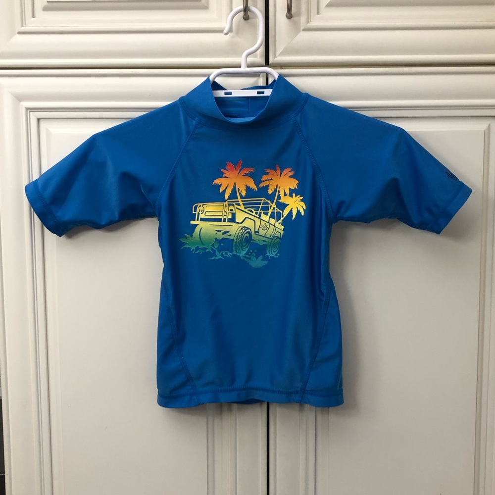 UV Skinz kids athletic shirt / rashguard 🍋